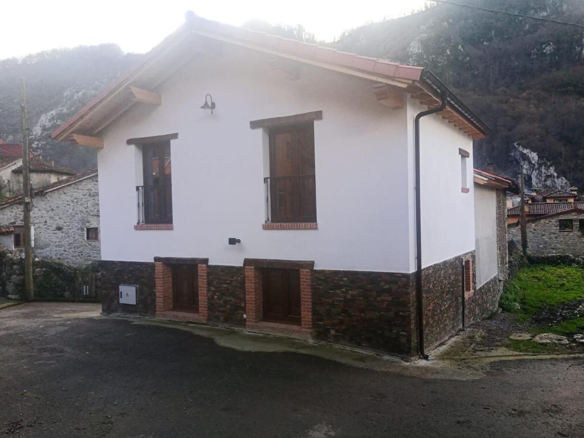 Casa Rural Gueilones, Parque Natural De Ponga Sobrefoz Exterior photo