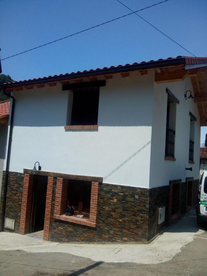 Casa Rural Gueilones, Parque Natural De Ponga Sobrefoz Exterior photo